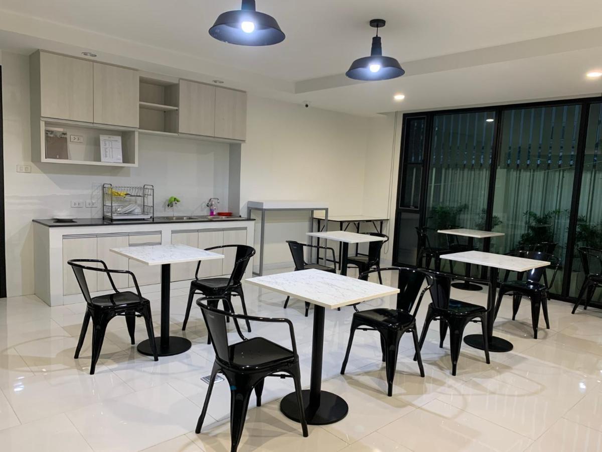 Icare Residence & Hotel 방콕 외부 사진